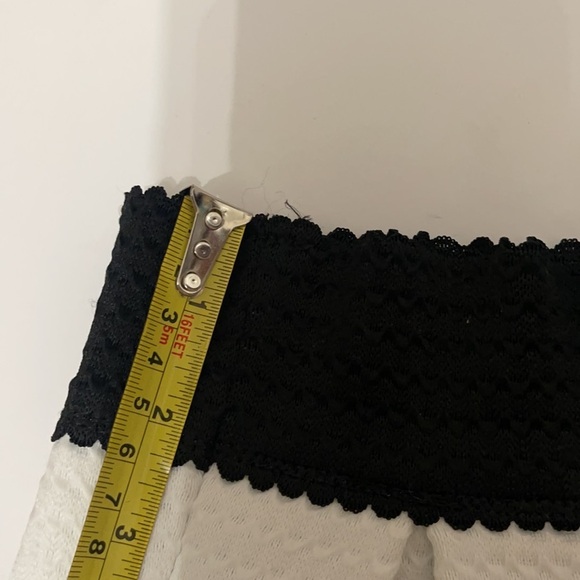 EXPRESS Black & White Striped Mini Skirt Elastic Waist Womens Size M - Picture 2 of 13